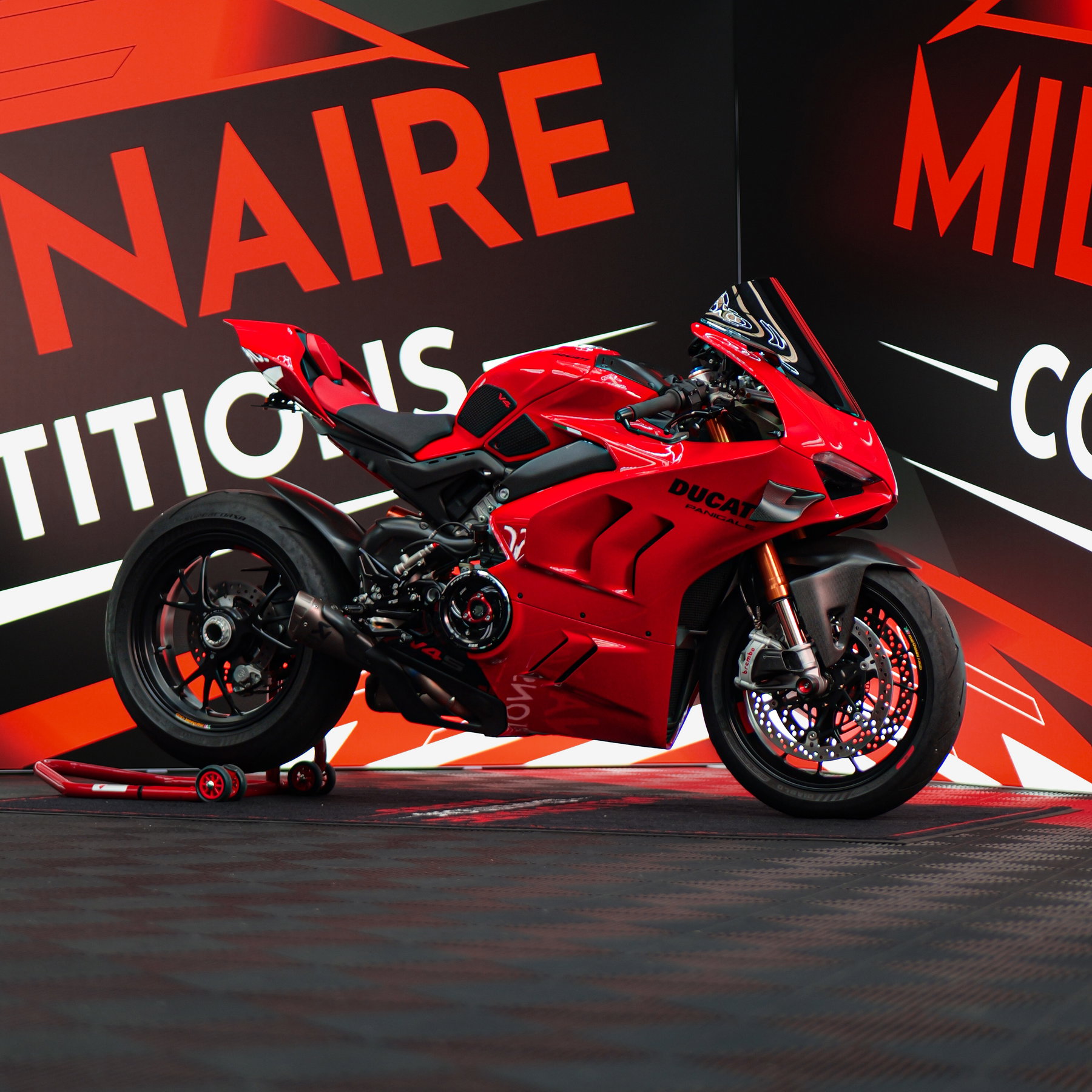 Ducati Panigale V4S โ Italian Perfection