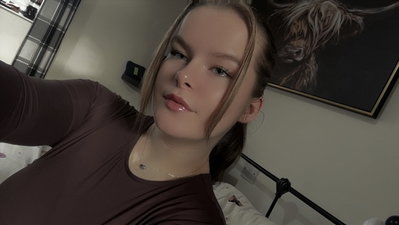 Winner Mia FitzGerald background