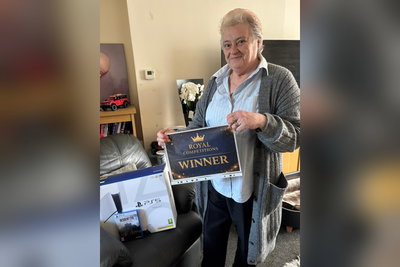 Winner Denise Tennant background